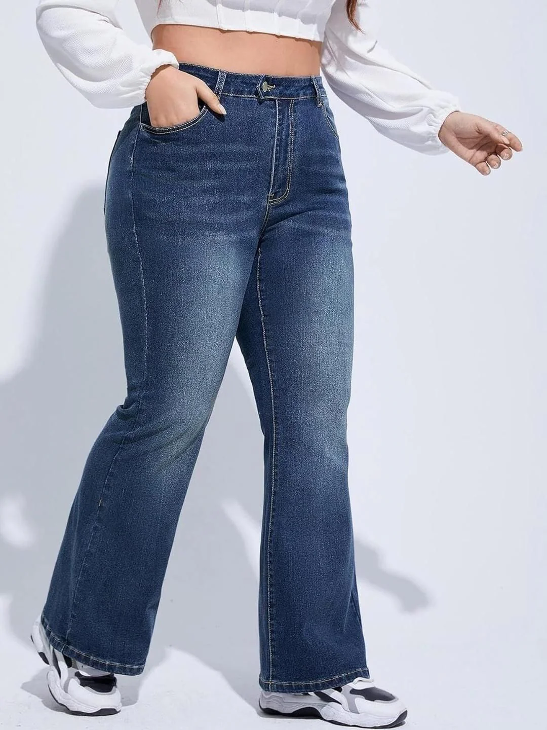 CURVE BY KOTTY Women Bootilicious Flared High-Rise Light Fade Stretchable Jeans - Image 3