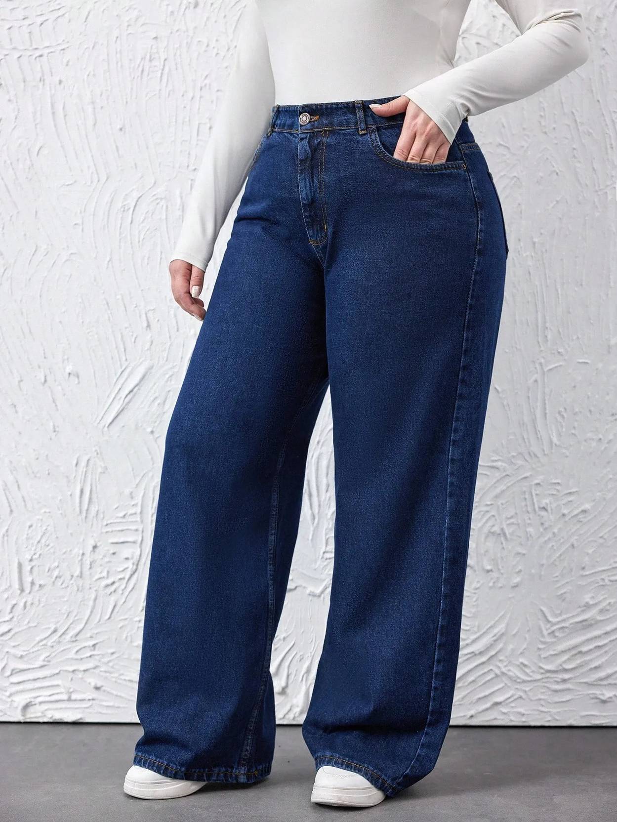 Curvy CLOSET  Women Loose Fit High Rise Blue Jeans - Image 4