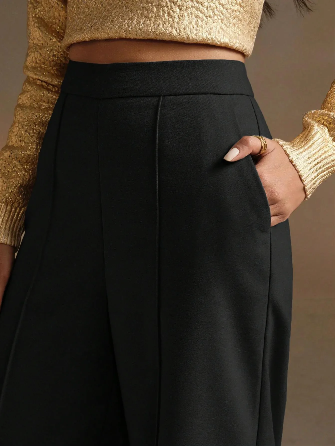 High-Waisted Black Wide-Leg Pleated Trousers - Image 3