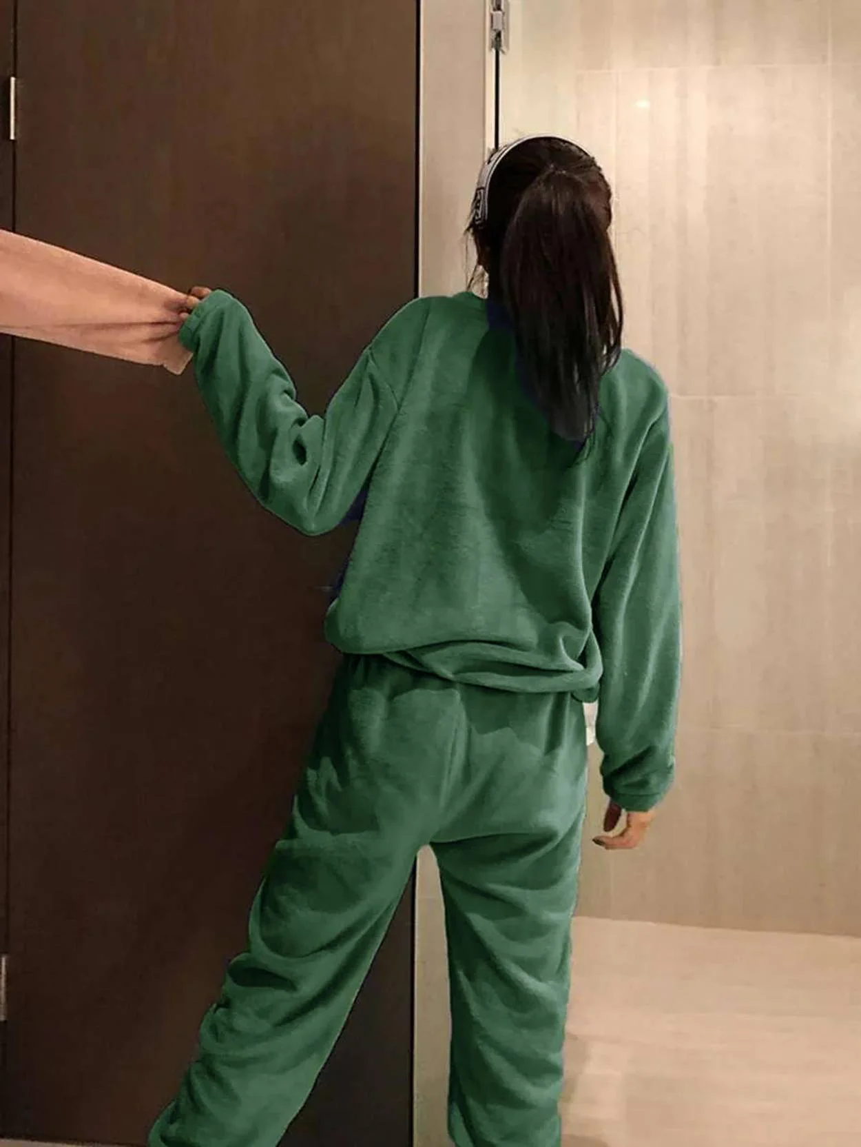 Kotty Round Neck Long Sleeves Sweatshirt With Joggers Co-Ords - Image 3