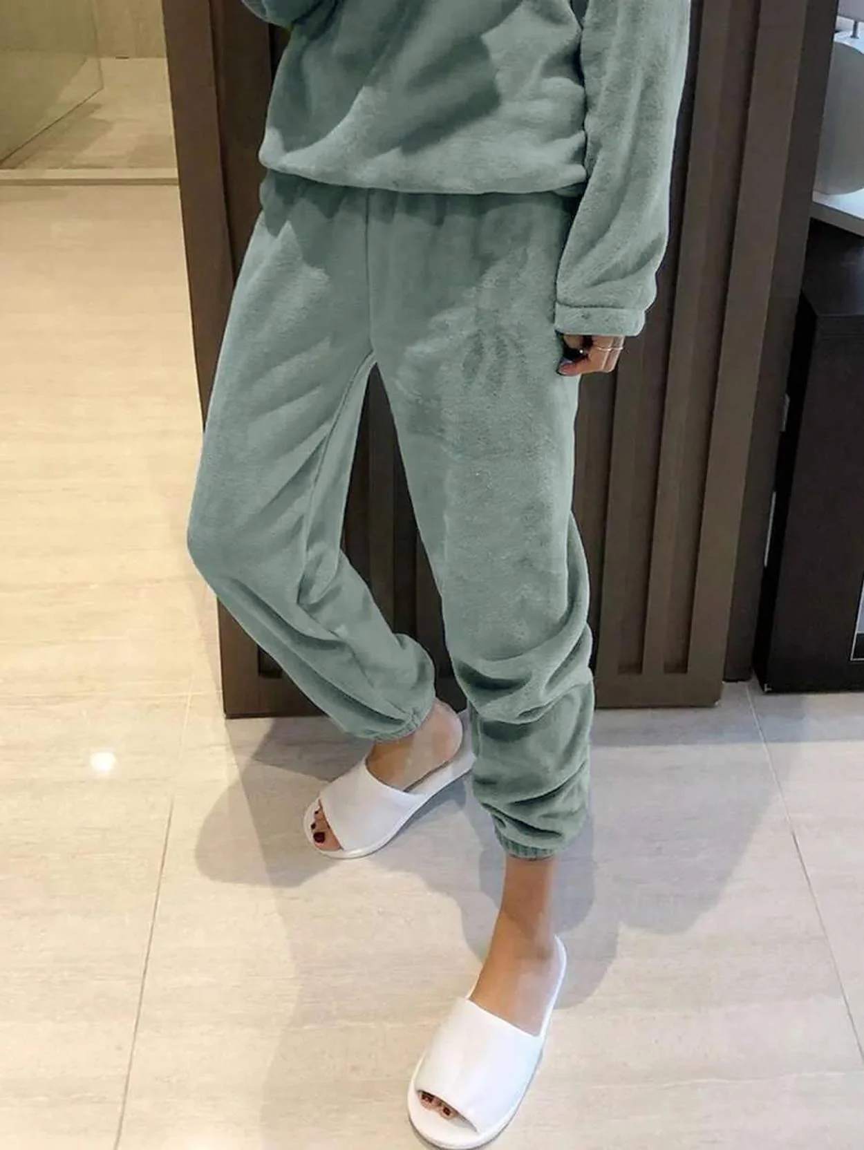 Kotty Round Neck Sweatshirt With Joggers Co-Ords Set - Image 5