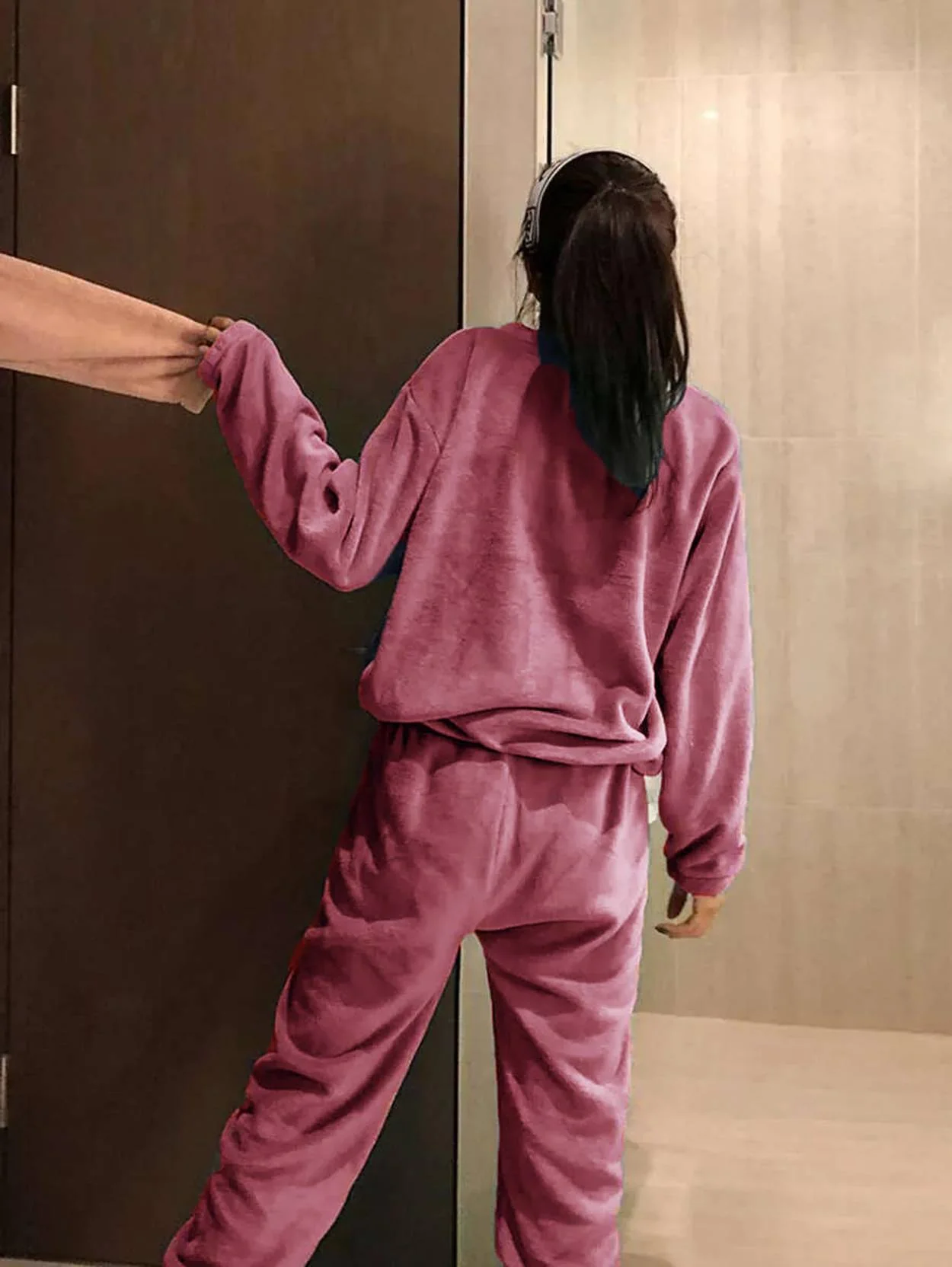 Kotty Round Neck Sweatshirt With Joggers Co-Ords Set - Image 5