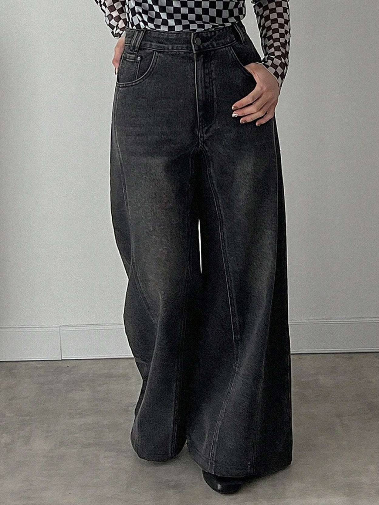 KOTTY  Women Loose Fit High Rise Black Jeans - Image 3