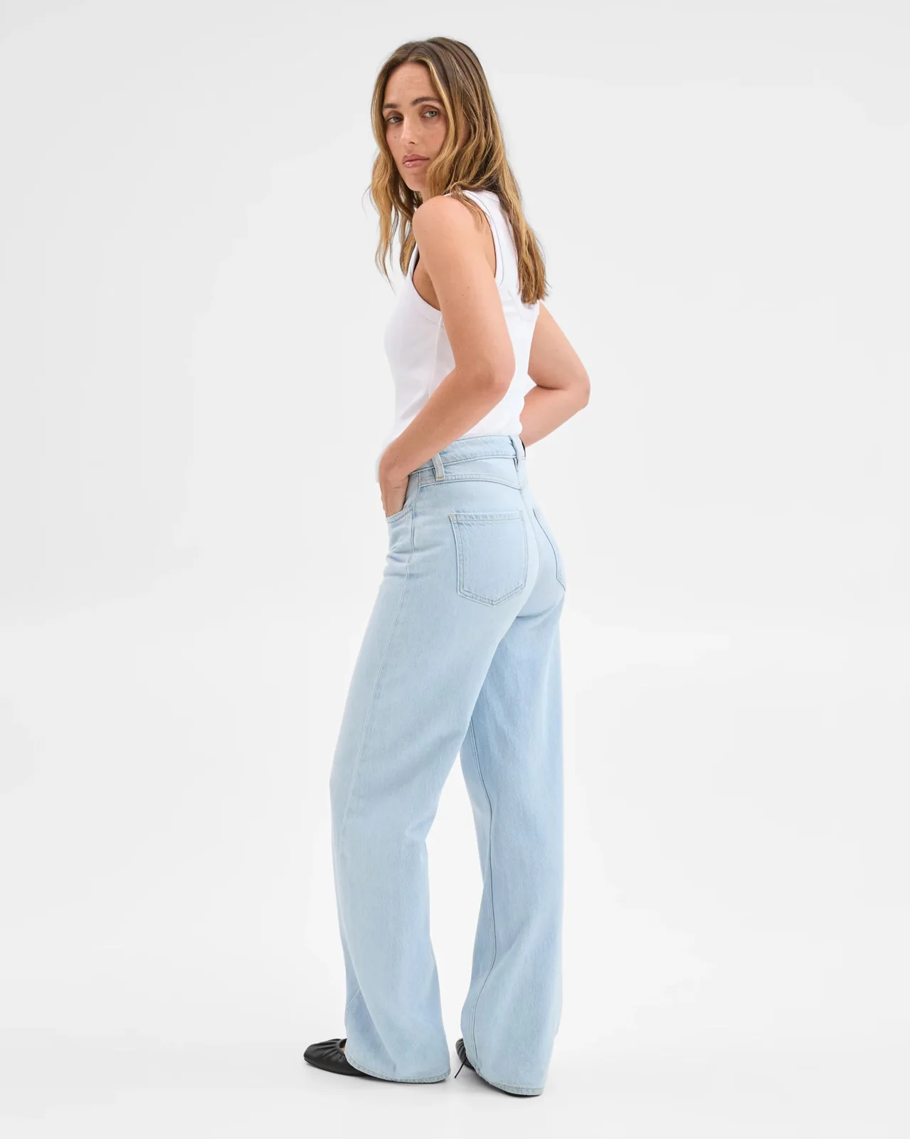 Kotty Women's Loose Fit Denim Jeans - Image 3
