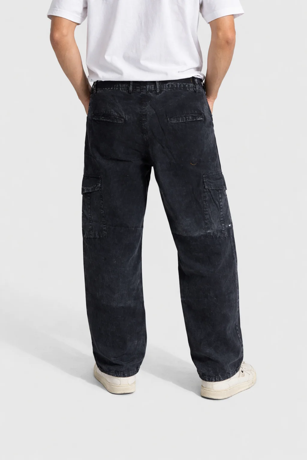 Men’s Dark Wash Cargo Jeans - Image 5