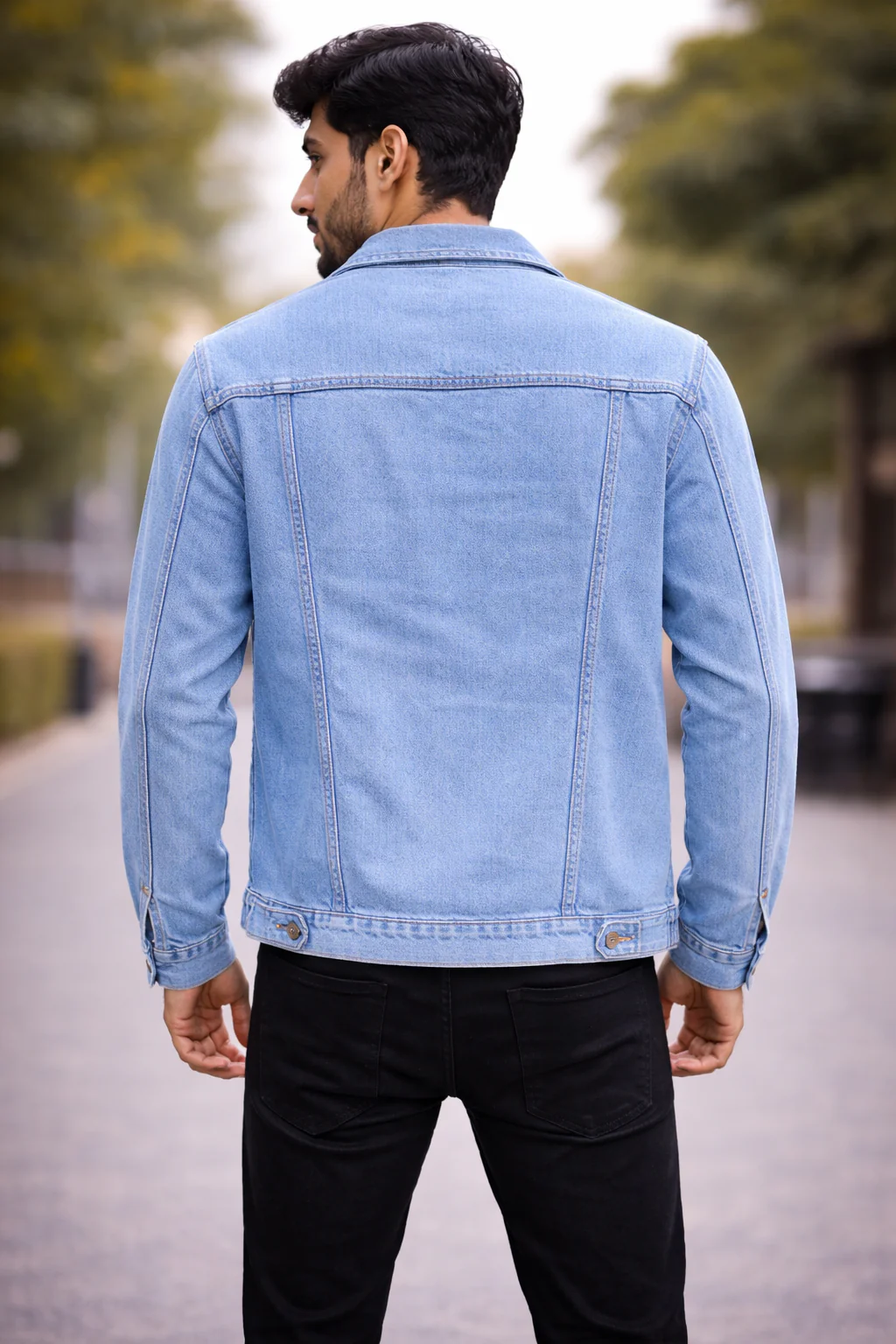 Men's Light Wash Classic Fit Denim Trucker Jacket - Image 4